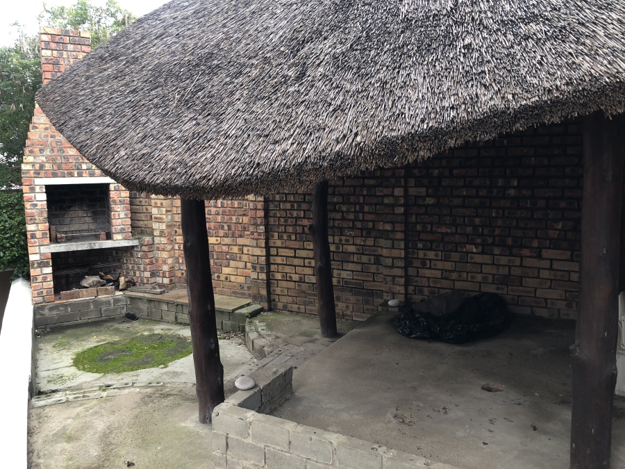 5 Bedroom Property for Sale in Strand North Western Cape